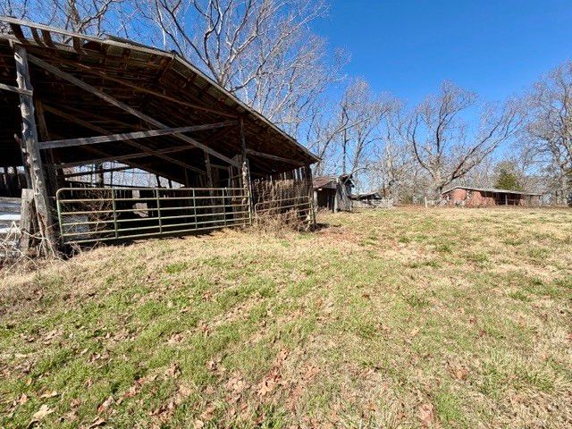 9554 Brooksie Thompson Rd, Bath Springs, TN 38311