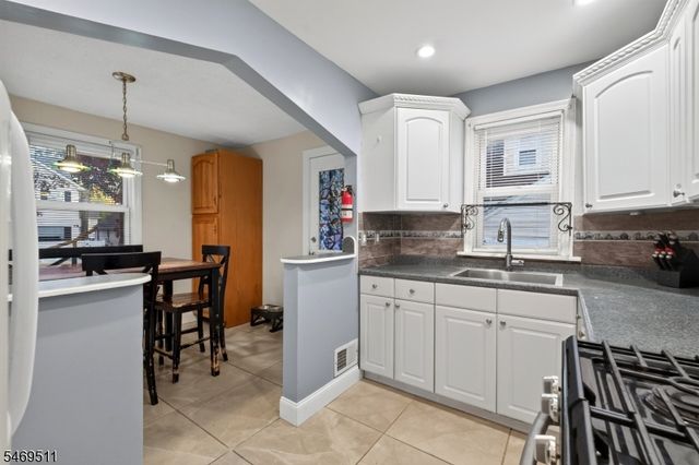 214 Floral St, Roselle Boro, NJ 07203