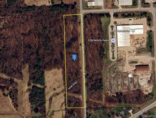 1 Airport Drive, St. Clair, MI 48079