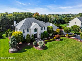 5 Green Springs Way, Freehold, NJ 07728