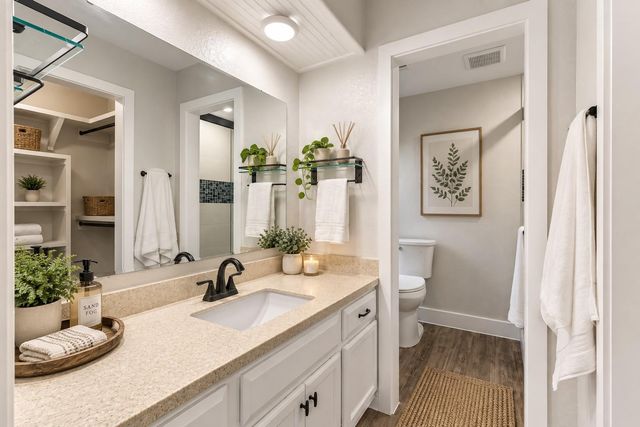 8000 Forest Mesa DR B, Austin, TX 78759