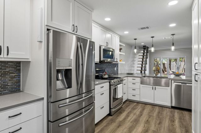 8000 Forest Mesa DR B, Austin, TX 78759