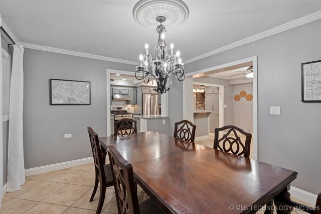 221 E 18th Street, Bartlesville, OK 74003