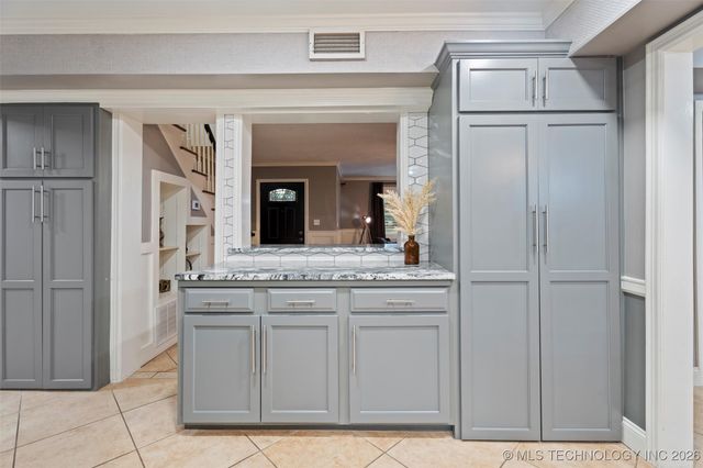 221 E 18th Street, Bartlesville, OK 74003