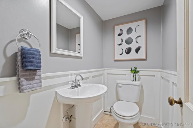 221 E 18th Street, Bartlesville, OK 74003