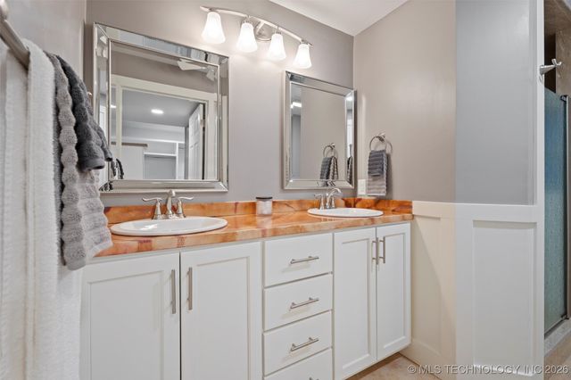 221 E 18th Street, Bartlesville, OK 74003