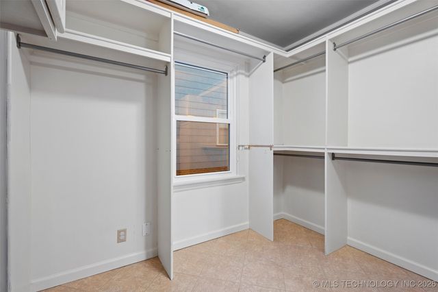 221 E 18th Street, Bartlesville, OK 74003