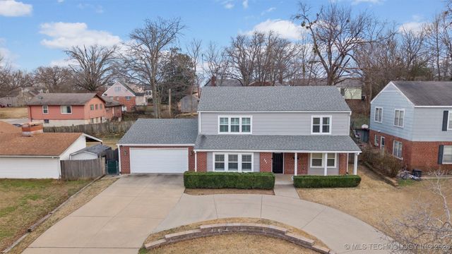 221 E 18th Street, Bartlesville, OK 74003