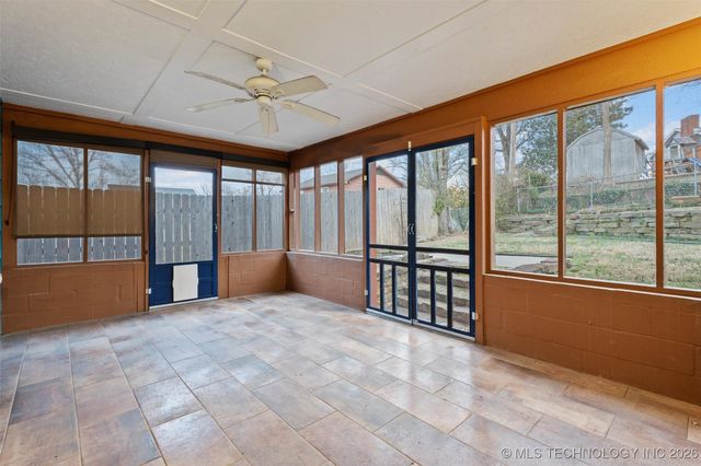 221 E 18th Street, Bartlesville, OK 74003