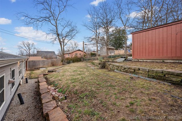 221 E 18th Street, Bartlesville, OK 74003