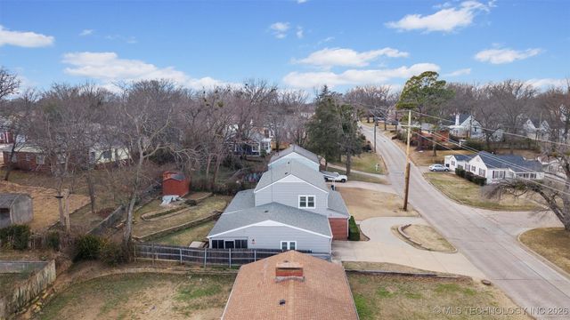 221 E 18th Street, Bartlesville, OK 74003