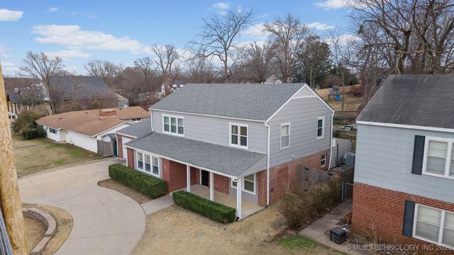 221 E 18th Street, Bartlesville, OK 74003