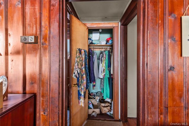 32 Hillside Road, Stony Brook, NY 11790