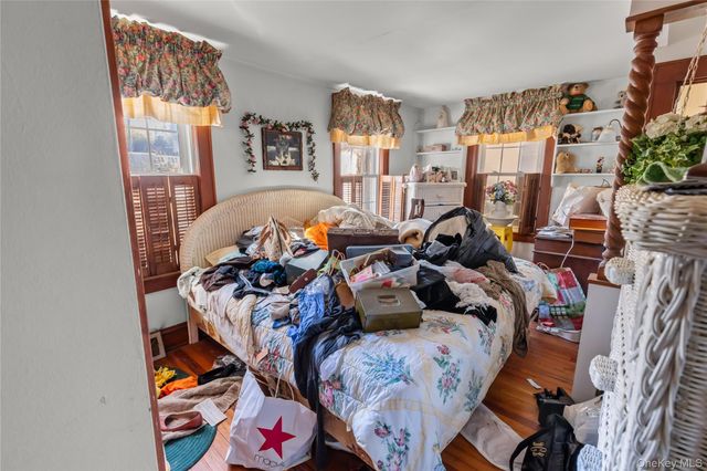 32 Hillside Road, Stony Brook, NY 11790