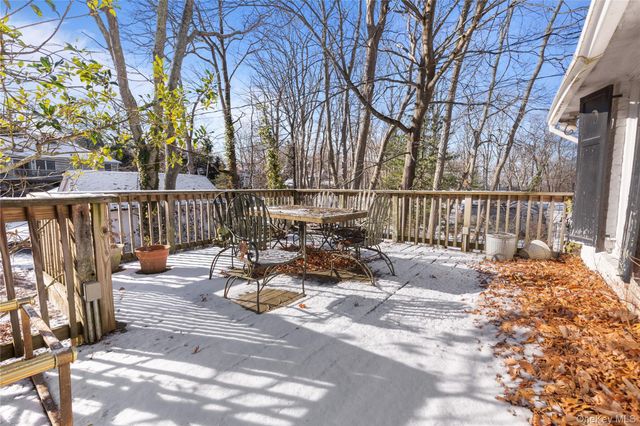 32 Hillside Road, Stony Brook, NY 11790