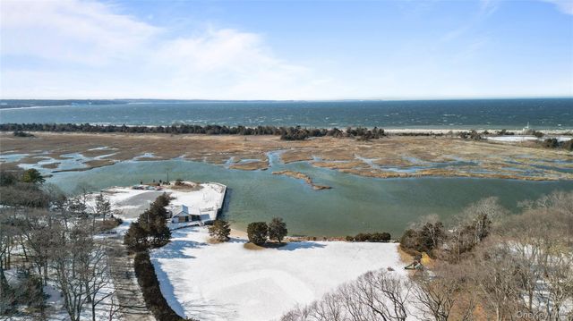 32 Hillside Road, Stony Brook, NY 11790