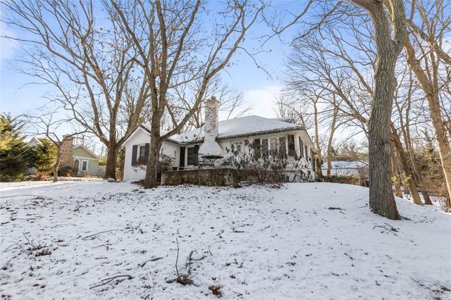 32 Hillside Road, Stony Brook, NY 11790