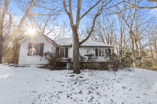 32 Hillside Road, Stony Brook, NY 11790