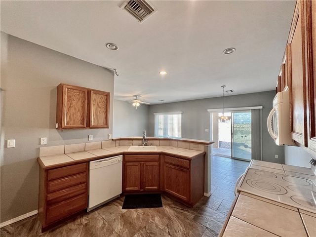 1903 La Entrada, Fort Mohave, AZ 86426