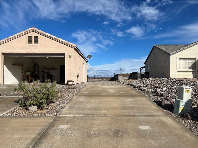 1903 La Entrada, Fort Mohave, AZ 86426