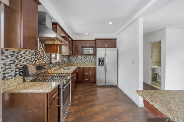 64-04 Utopia Parkway, Fresh Meadows, NY 11365