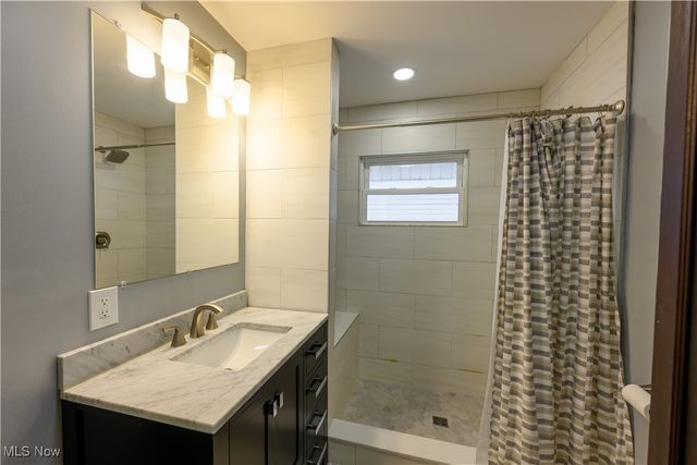 2189 Bellfield Avenue, Cleveland Heights, OH 44106