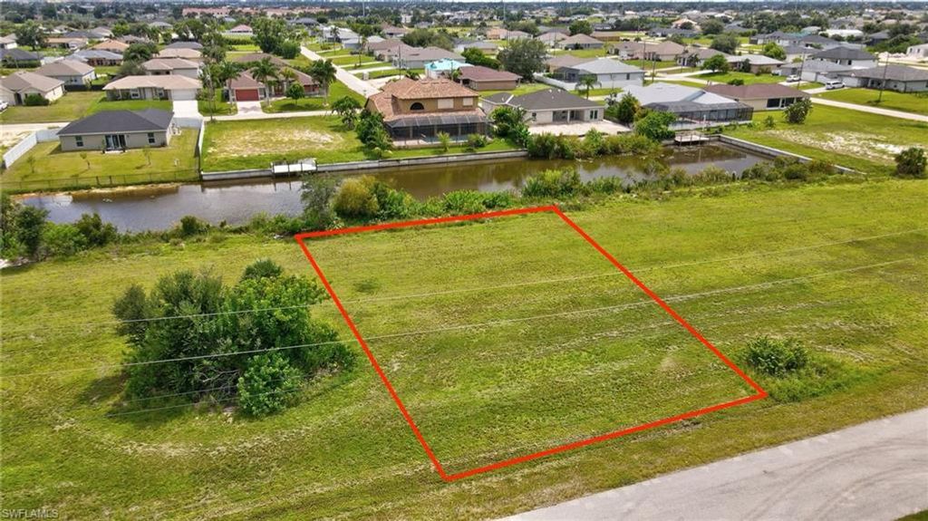 Image 2 of property listing at 1428 NW 11th TER, Cape Coral, FL 33993