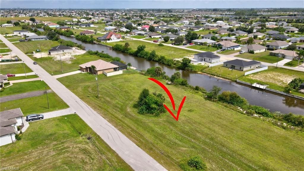 Image 4 of property listing at 1428 NW 11th TER, Cape Coral, FL 33993