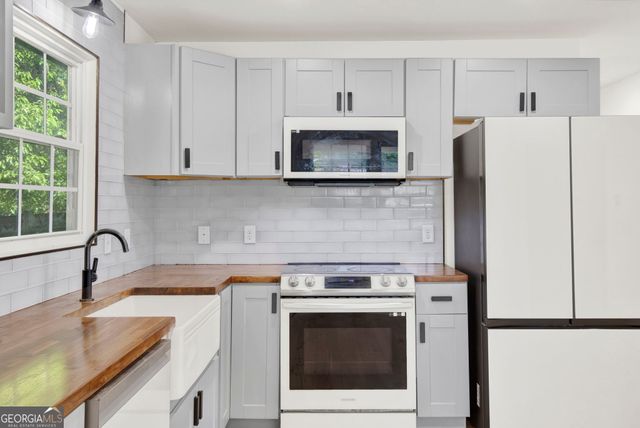 920 W 51st Street, Savannah, GA 31405