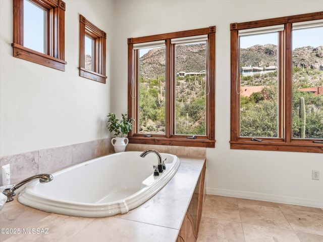 4701 E Winged Foot Drive, Tucson, AZ 85718