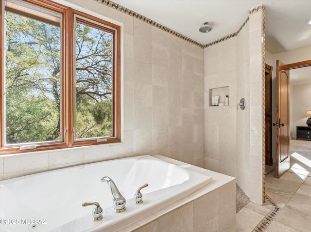 4701 E Winged Foot Drive, Tucson, AZ 85718