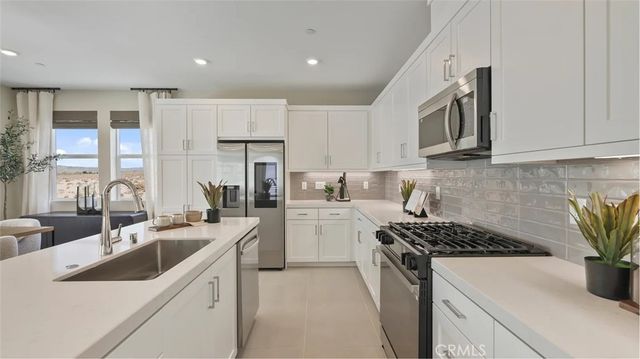 26862 Serif Place, Valencia, CA 91381