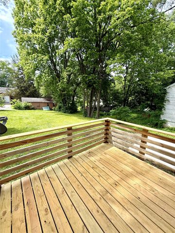 1204 Clinton Avenue, Des Moines, IA 50313