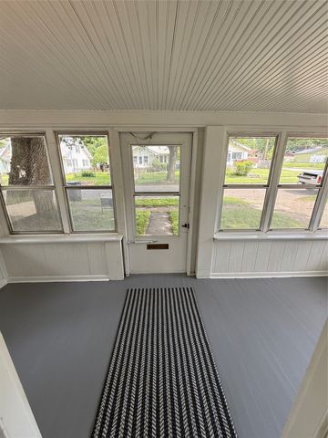 1204 Clinton Avenue, Des Moines, IA 50313