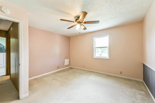 131 County Rd 3201, Cleveland, TX 77327