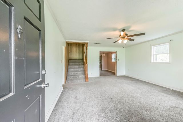 131 County Rd 3201, Cleveland, TX 77327