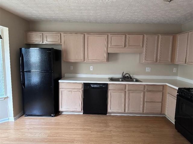 908 Vintage Pointe Drive, Lawrenceville, GA 30044