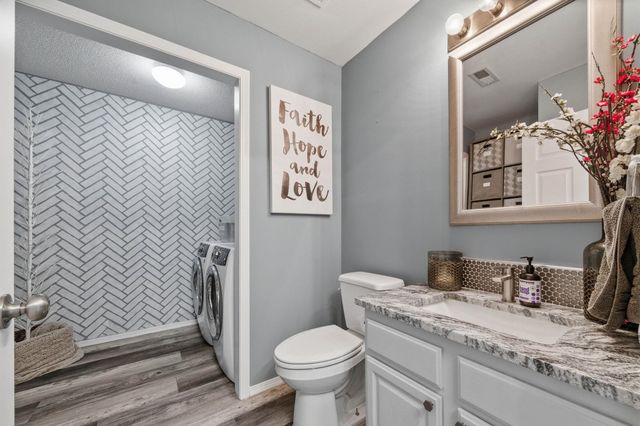 1936 N Grace Avenue Ct, Andover, KS 67002