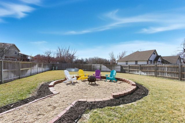 1936 N Grace Avenue Ct, Andover, KS 67002