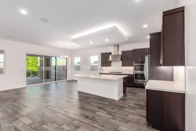 1136 E LA MIRADA Drive, Phoenix, AZ 85042