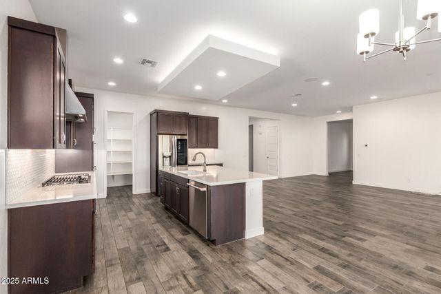 1136 E LA MIRADA Drive, Phoenix, AZ 85042