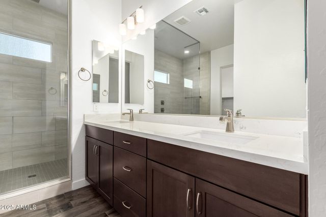 1136 E LA MIRADA Drive, Phoenix, AZ 85042