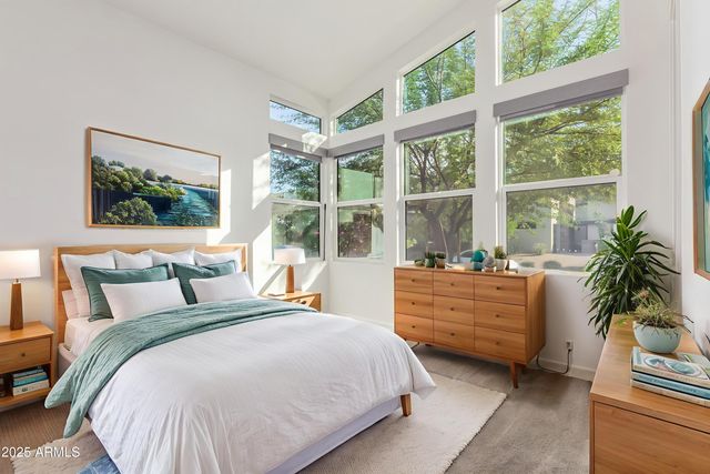 1136 E LA MIRADA Drive, Phoenix, AZ 85042