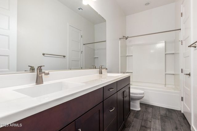 1136 E LA MIRADA Drive, Phoenix, AZ 85042