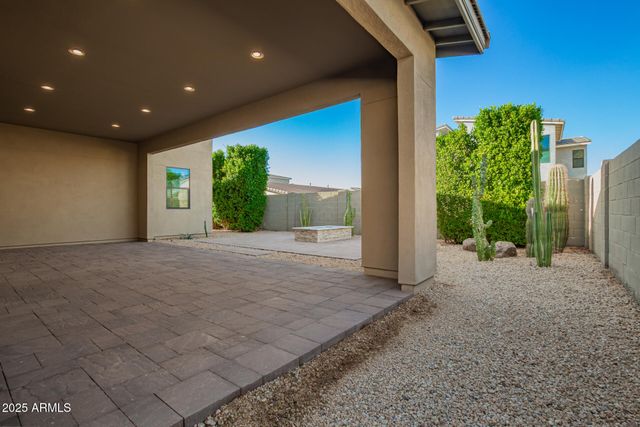 1136 E LA MIRADA Drive, Phoenix, AZ 85042