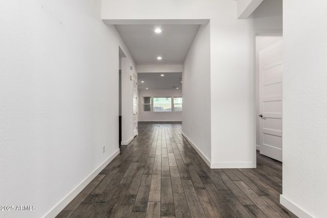 1136 E LA MIRADA Drive, Phoenix, AZ 85042