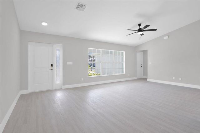 3393 NW 38th Avenue, Okeechobee, FL 34972