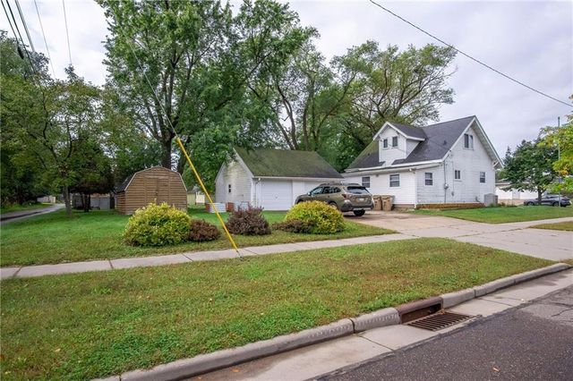 1027 Pershing Street, Eau Claire, WI 54703