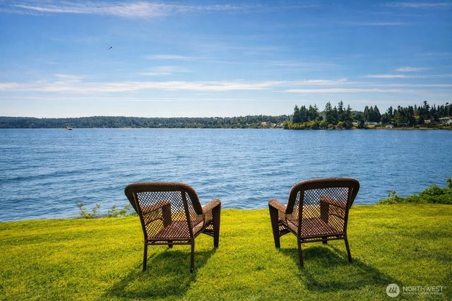 5341 S Bercot Road, Freeland, WA 98249