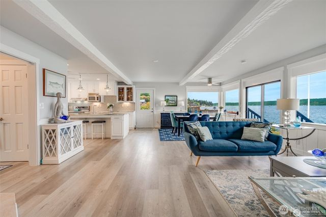 5341 S Bercot Road, Freeland, WA 98249